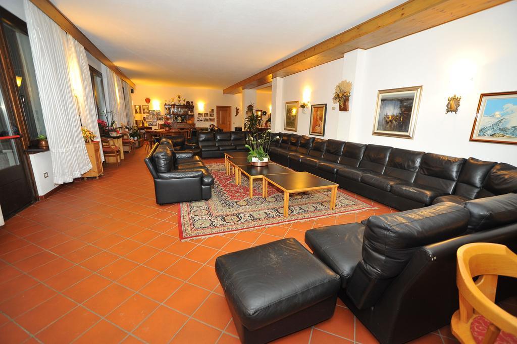 Hotel Derby Bormio Buitenkant foto